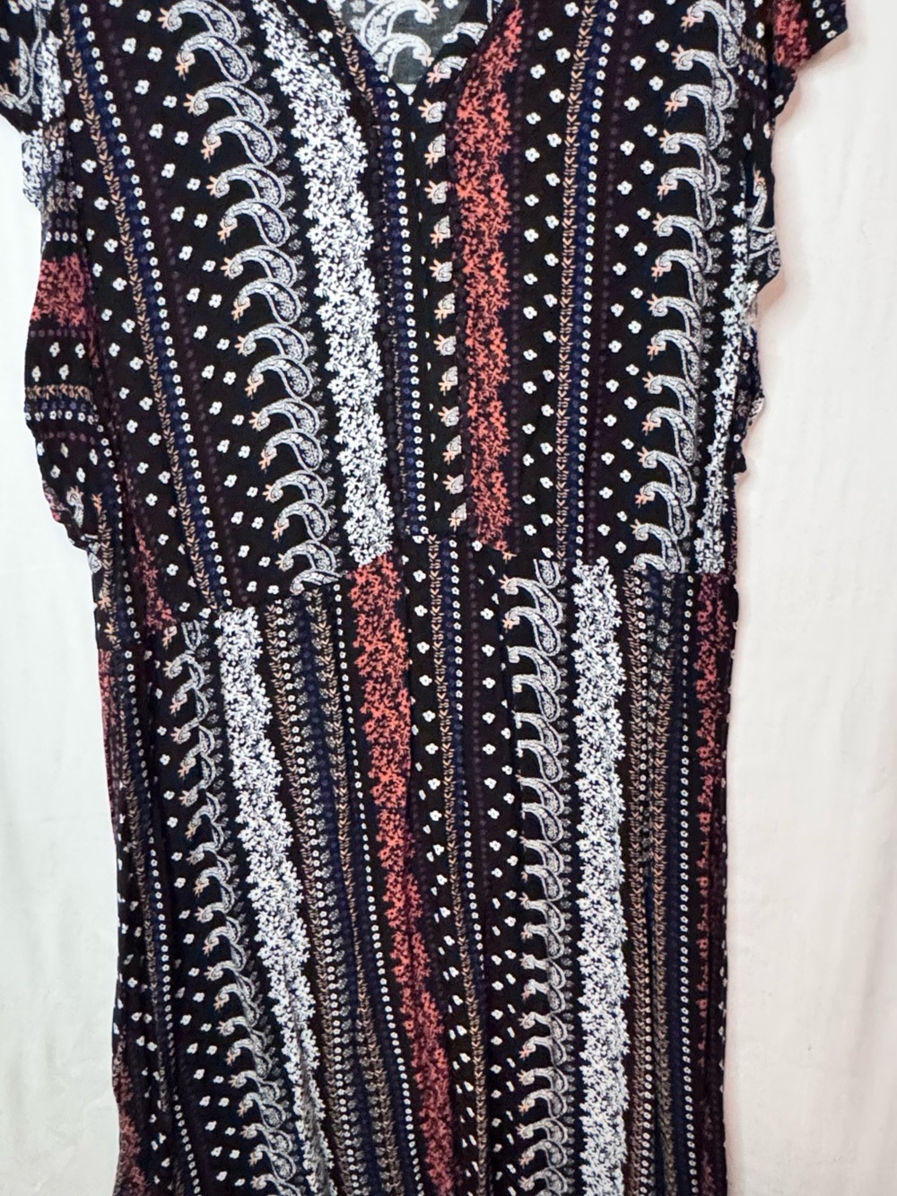 Faded Glory Black Paisley Rayon Top with White and Peach Accents